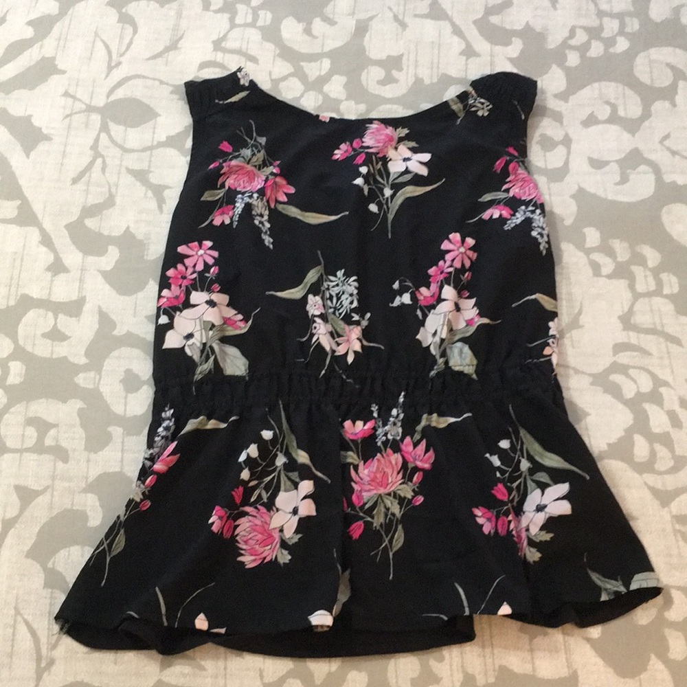❤️A New Day Black Floral Peplum Top ❤️